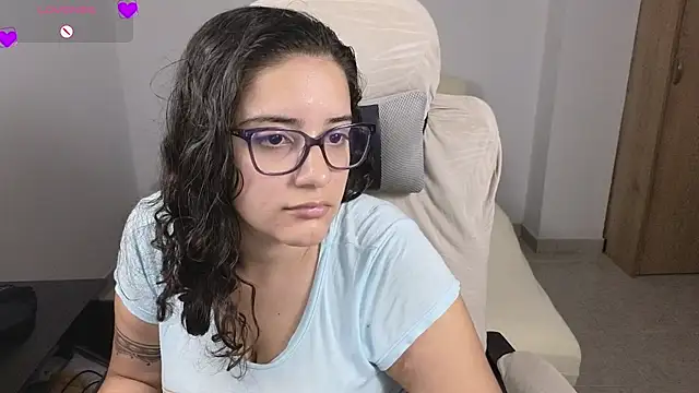 XXX chat uživo modela blue__moon_