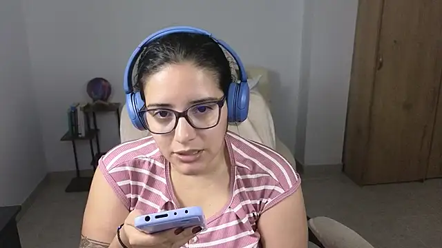 blue__moon_n Live XXX chat