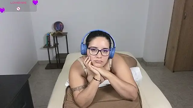 blue__moon_n Live XXX chat