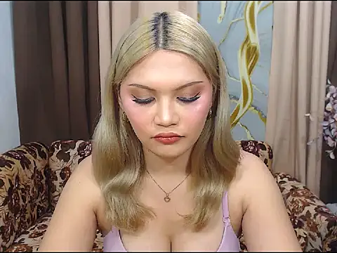 xXCathyJennerXx Show in webcam