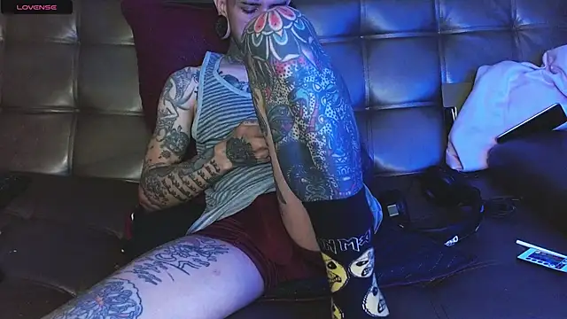 Chat XXX ao vivo de jhonny__ackerman