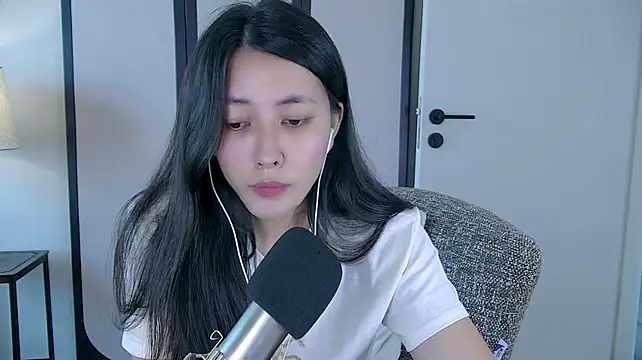 Sylvia- 网络视讯表演