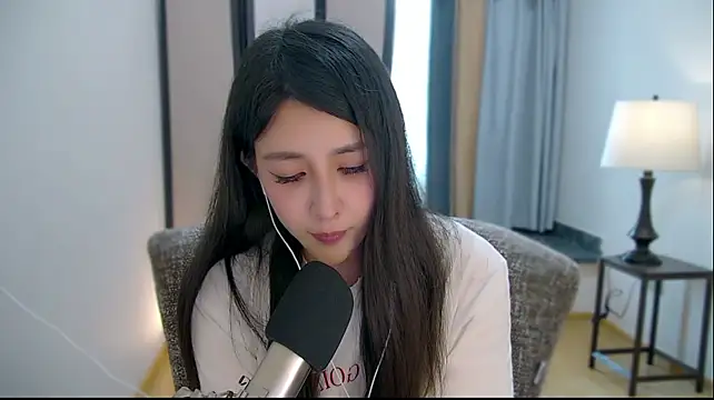 Sylvia- 网络视讯表演