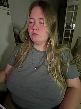 XXX chat uživo modela remirann_