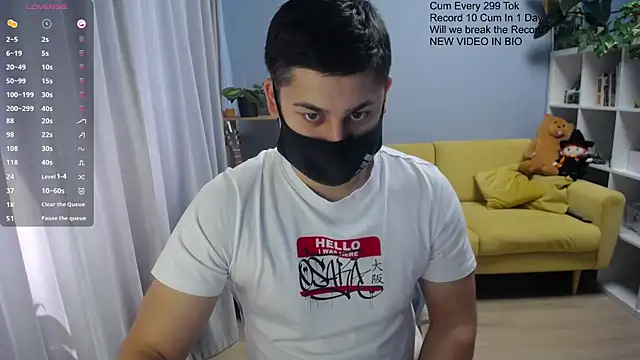 Tomguys live XXX chat