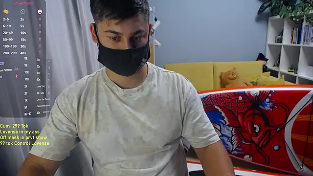 Show modela Tomguys na web-kameri