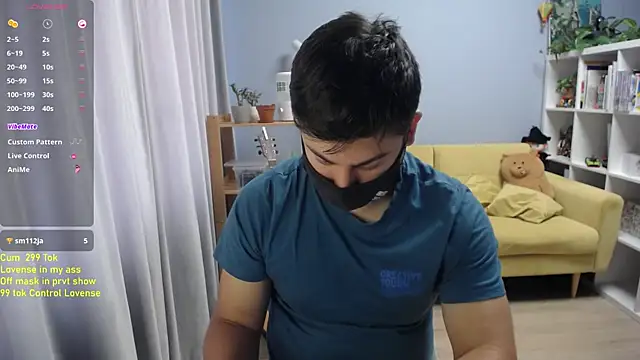 Tomguys live XXX chat
