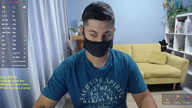 Tomguys élő XXX-chatje