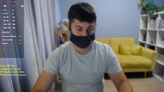 Show modela Tomguys na web-kameri