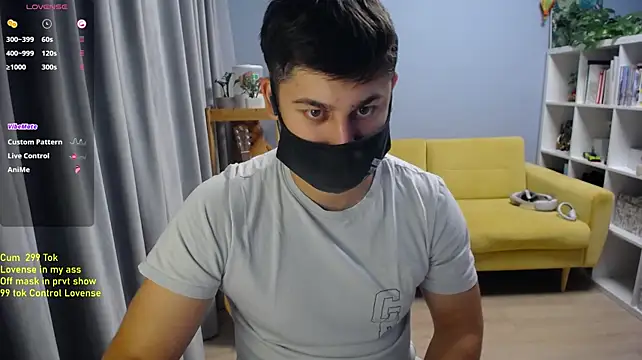 Show modela Tomguys na web-kameri