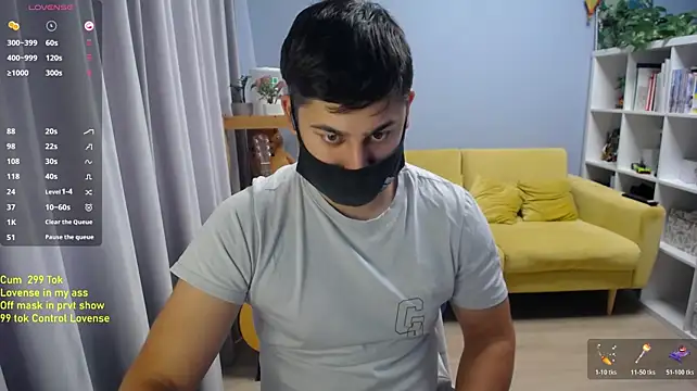 Show modela Tomguys na web-kameri