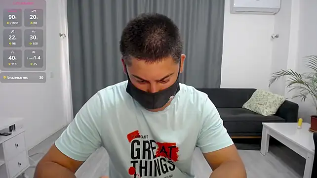 Tomguys: διαδικτυακό σόου στην κάμερα