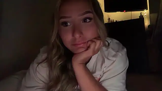 lustfulsmiles' Webcam Show