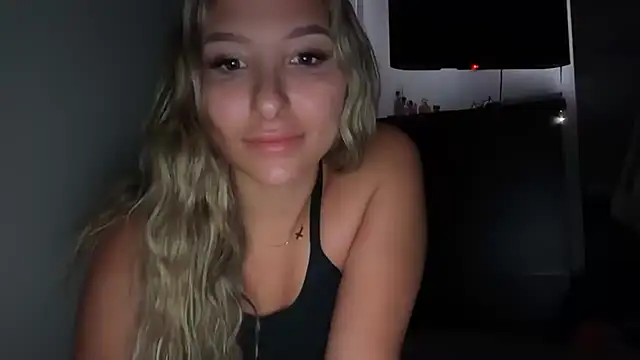 lustfulsmiles' Webcam Show