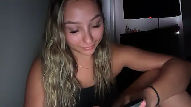 lustfulsmiles Adlı Modelin Canlı XXX Sohbeti