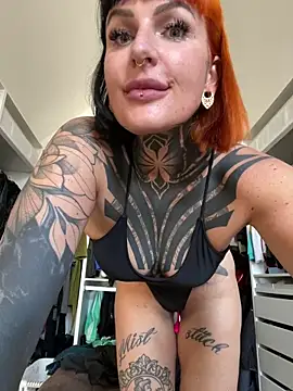 KathaleaNoirn Webbikameraesitys