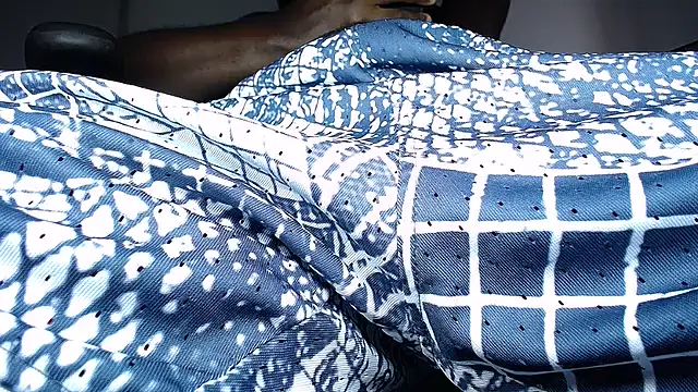 MAXJONES_2's Live XXX Chat