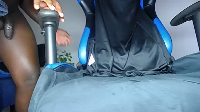 MAXJONES_2's Webcam Show