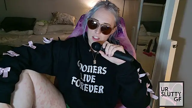 ursluttygf's Webcam Show