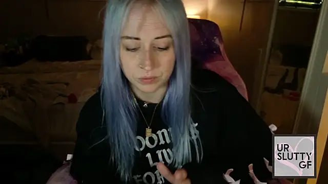 ursluttygf Show in webcam