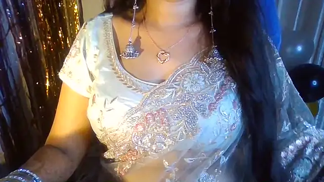 Yashika_Love_ Adlı Modelin Canlı XXX Sohbeti