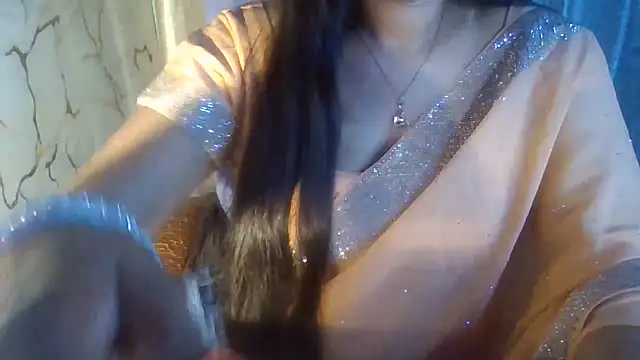 Chat XXX en directo de Yashika_Love_