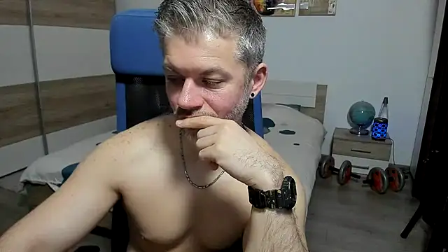 RobbyShawz Show in webcam