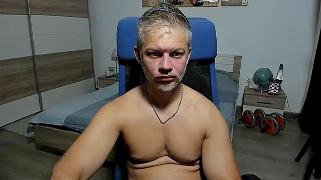 RobbyShawz 即時 XXX 聊天