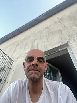 slim1976006 Show in webcam