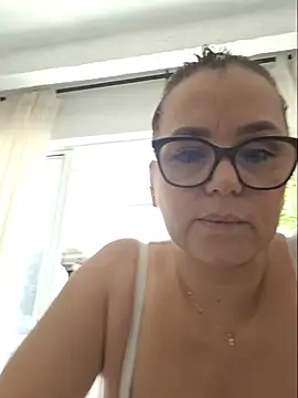 Chat +18 de MariaPau_83 ao vivo