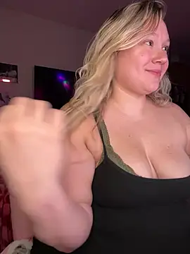 PiggyRose's Live XXX Chat
