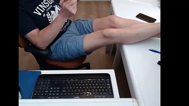 dutchpornking Show in webcam