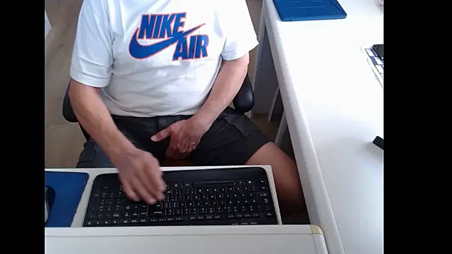 הופעת וובקאם של dutchpornking