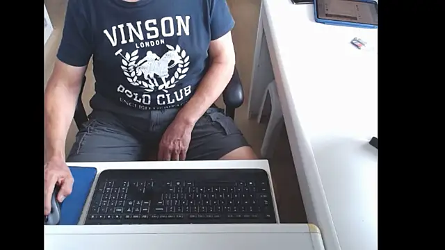 dutchpornking Show in webcam
