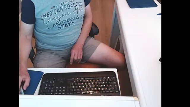 dutchpornking Show in webcam