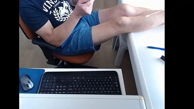 dutchpornking Show in webcam