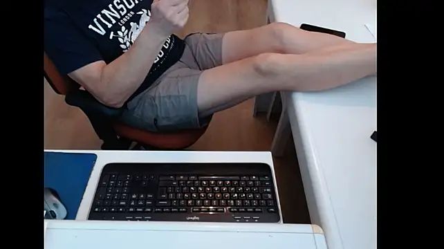 dutchpornking Show in webcam