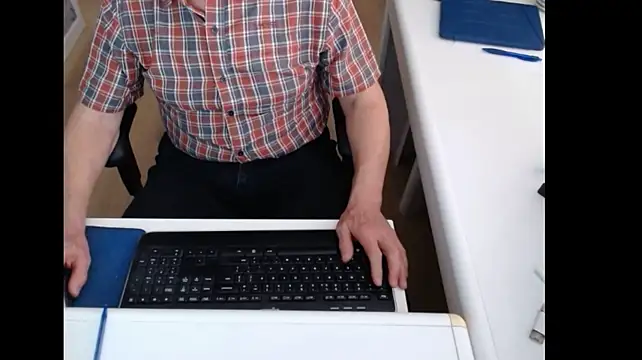 dutchpornking Show in webcam