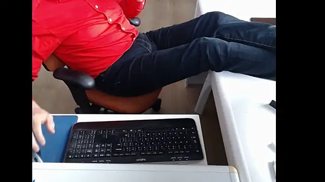 dutchpornking Show in webcam
