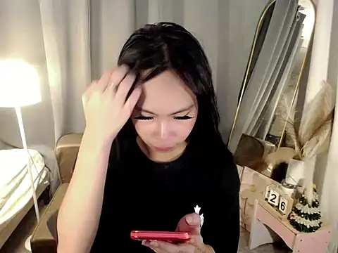Little_SlutNica Show in webcam