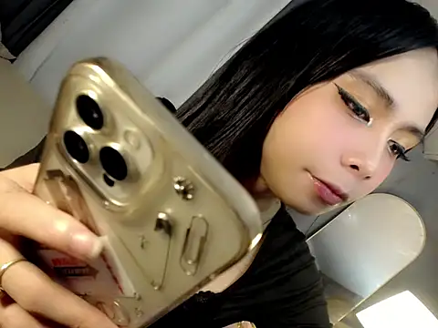 KittyLittleCute_Nican Webbikameraesitys
