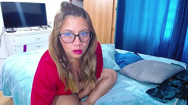 צ'אט XXX בשידור חי של mondirty70