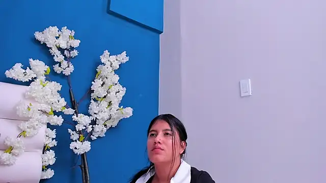 letty_straus live XXX chat