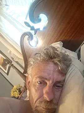 19JaSon83: διαδικτυακό σόου στην κάμερα