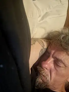 19JaSon83's Webcam Show