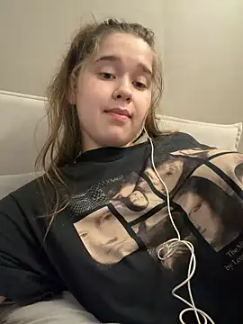 HornyGirlH Webcam-Show