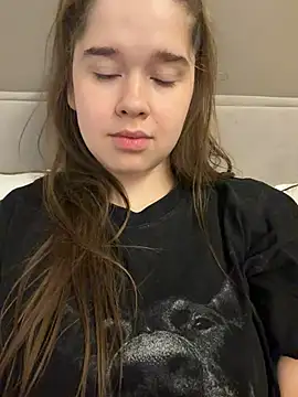 Webkamerová show HornyGirlH