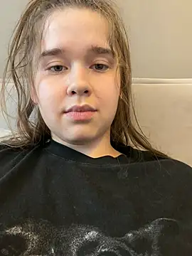 HornyGirlH webkamerás műsora