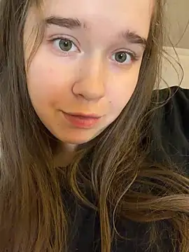 HornyGirlH Show in webcam