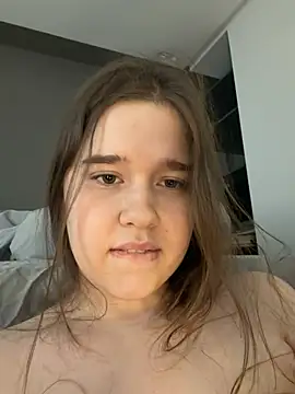 HornyGirlH Show in webcam